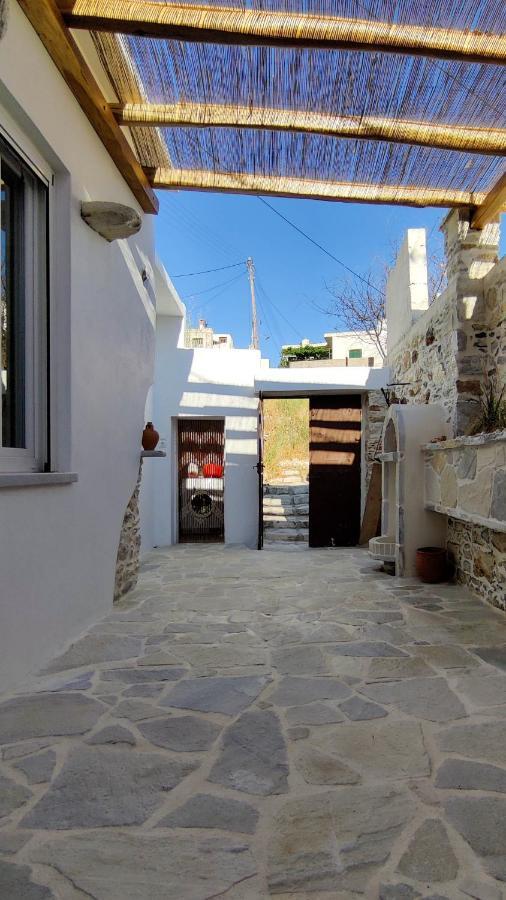 Laina Traditional Guest House Aperathos ภายนอก รูปภาพ