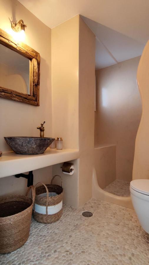 Laina Traditional Guest House Aperathos ภายนอก รูปภาพ