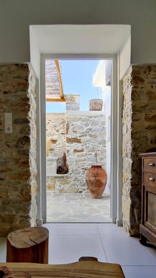 Laina Traditional Guest House Aperathos ภายนอก รูปภาพ