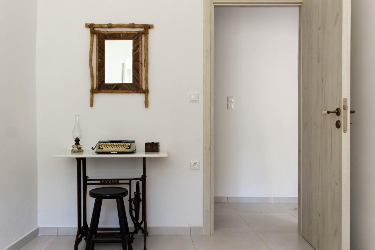 Laina Traditional Guest House Aperathos ภายนอก รูปภาพ