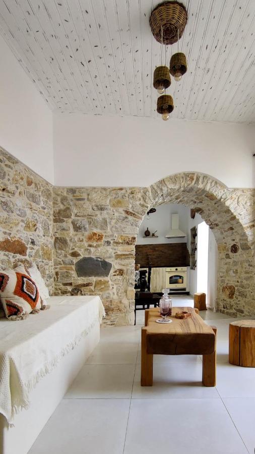 Laina Traditional Guest House Aperathos ภายนอก รูปภาพ